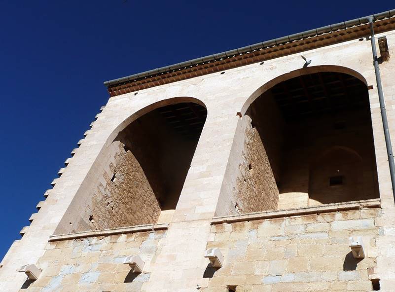 Detalle de arcos en la iglesia de San Lorenzo de Selva en Mallorca